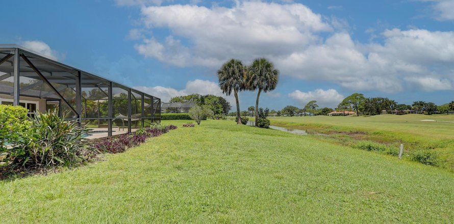 House in Palm City, Florida 4 bedrooms, 243.5 sq.m. № 599251