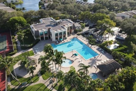 Touwnhouse à louer à Miami, Floride: 3 chambres, 157.93 m2 № 2001305 - photo 2