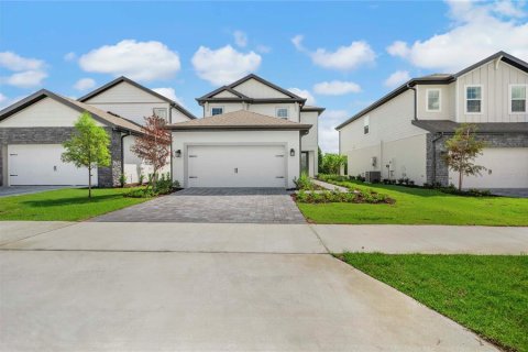 Casa en Kissimmee, Florida 6 dormitorios, 252.14 m2 № 2349430