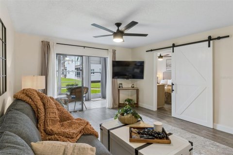 Copropriété à vendre à New Port Richey, Floride: 2 chambres, 88.81 m2 № 2227170 - photo 7