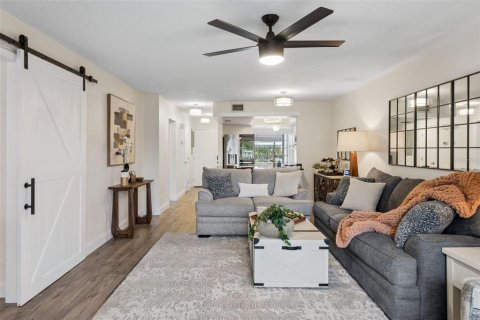 Copropriété à vendre à New Port Richey, Floride: 2 chambres, 88.81 m2 № 2227170 - photo 4