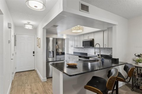 Copropriété à vendre à New Port Richey, Floride: 2 chambres, 88.81 m2 № 2227170 - photo 8