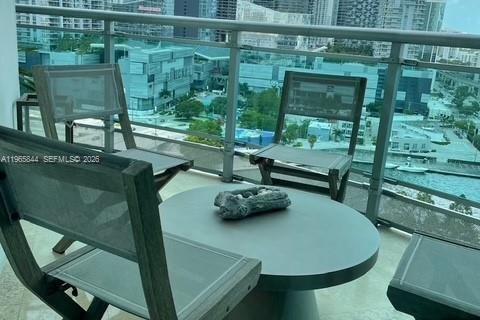 Condominio en alquiler en Miami, Florida, 2 dormitorios, 86.86 m2 № 2029924 - foto 20