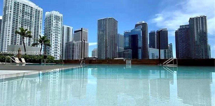 Condominio en Miami, Florida, 2 dormitorios  № 2029924