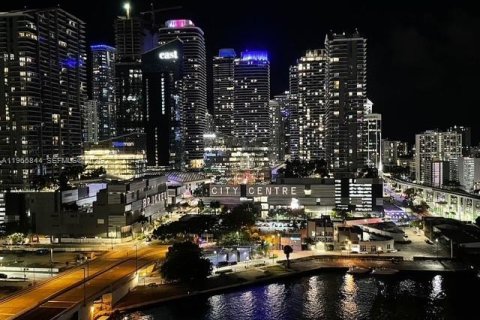 Condominio en alquiler en Miami, Florida, 2 dormitorios, 86.86 m2 № 2029924 - foto 3