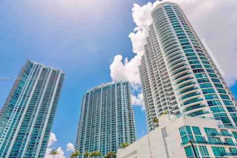Condominio en alquiler en Miami, Florida, 2 dormitorios, 86.86 m2 № 2029924 - foto 21