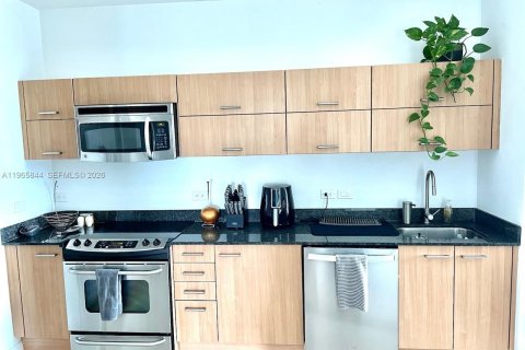 Condominio en alquiler en Miami, Florida, 2 dormitorios, 86.86 m2 № 2029924 - foto 6