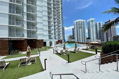 Condominio en alquiler en Miami, Florida, 2 dormitorios, 86.86 m2 № 2029924 - foto 26