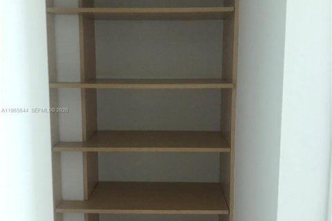 Condominio en alquiler en Miami, Florida, 2 dormitorios, 86.86 m2 № 2029924 - foto 17