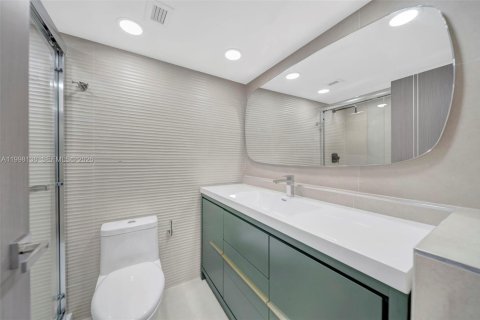 Снять в аренду кондоминиум в Майами, Флорида 2 спальни, 83.61м2, № 2060435 - фото 13