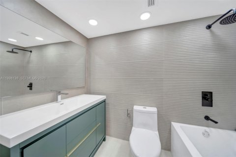 Снять в аренду кондоминиум в Майами, Флорида 2 спальни, 83.61м2, № 2060435 - фото 11