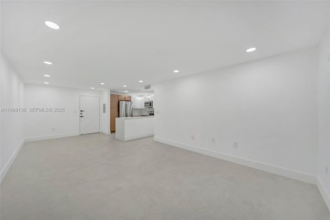 Снять в аренду кондоминиум в Майами, Флорида 2 спальни, 83.61м2, № 2060435 - фото 8