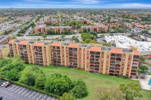 Снять в аренду кондоминиум в Майами, Флорида 2 спальни, 83.61м2, № 2060435 - фото 23