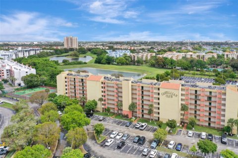 Снять в аренду кондоминиум в Майами, Флорида 2 спальни, 83.61м2, № 2060435 - фото 21