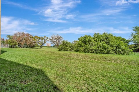 Снять в аренду кондоминиум в Майами, Флорида 2 спальни, 83.61м2, № 2060435 - фото 20