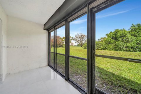 Снять в аренду кондоминиум в Майами, Флорида 2 спальни, 83.61м2, № 2060435 - фото 19