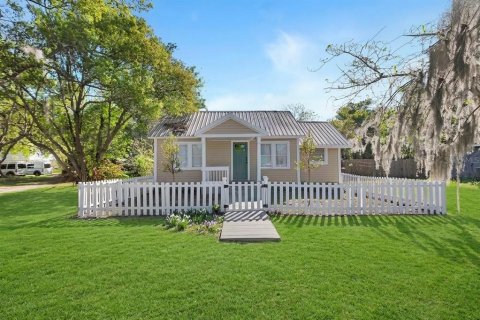 House in DeLand, Florida 2 bedrooms, 66.52 sq.m. № 2092535