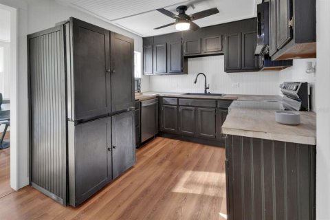 House in DeLand, Florida 2 bedrooms, 66.52 sq.m. № 2092535 - photo 10