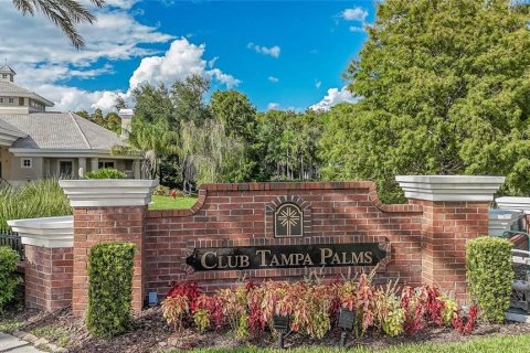 Casa en venta en Tampa, Florida, 4 dormitorios, 230.86 m2 № 2201597 - foto 3