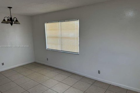 Villa ou maison à louer à Pompano Beach, Floride: 1 chambre, 37.44 m2 № 2023946 - photo 3