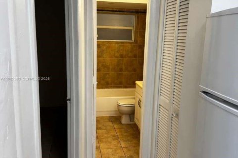 Villa ou maison à louer à Pompano Beach, Floride: 1 chambre, 37.44 m2 № 2023946 - photo 6