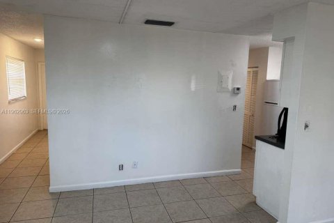 Villa ou maison à louer à Pompano Beach, Floride: 1 chambre, 37.44 m2 № 2023946 - photo 8