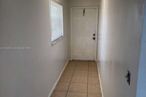 Villa ou maison à louer à Pompano Beach, Floride: 1 chambre, 37.44 m2 № 2023946 - photo 5