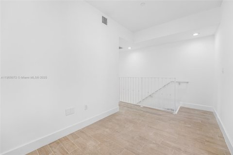 Снять в аренду квартиру в Майами-Бич, Флорида 1 спальня, 88.26м2, № 1955249 - фото 16