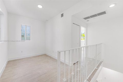 Снять в аренду квартиру в Майами-Бич, Флорида 1 спальня, 88.26м2, № 1955249 - фото 9