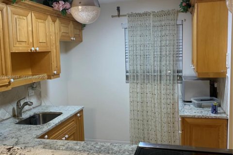 Снять в аренду кондоминиум в Дирфилд-Бич, Флорида 2 спальни, 84.26м2, № 2023625 - фото 11