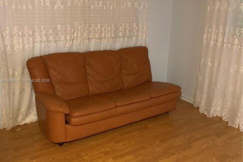 Снять в аренду кондоминиум в Дирфилд-Бич, Флорида 2 спальни, 84.26м2, № 2023625 - фото 4