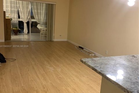 Снять в аренду кондоминиум в Дирфилд-Бич, Флорида 2 спальни, 84.26м2, № 2023625 - фото 3