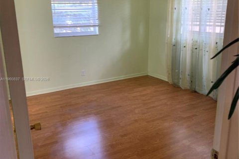 Снять в аренду кондоминиум в Дирфилд-Бич, Флорида 2 спальни, 84.26м2, № 2023625 - фото 8