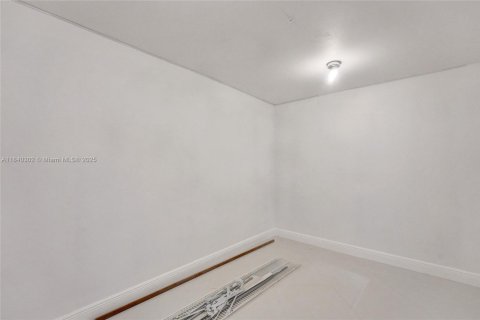 Condo in Hollywood, Florida, 3 bedrooms № 1834055 - photo 21