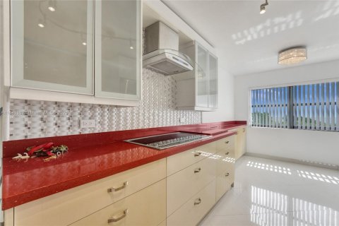 Condo in Hollywood, Florida, 3 bedrooms № 1834055 - photo 7