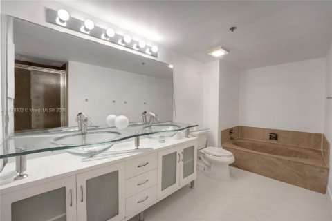 Condo in Hollywood, Florida, 3 bedrooms № 1834055 - photo 19