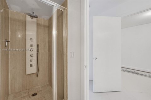 Condo in Hollywood, Florida, 3 bedrooms № 1834055 - photo 30