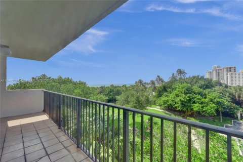 Condo in Hollywood, Florida, 3 bedrooms № 1834055 - photo 5