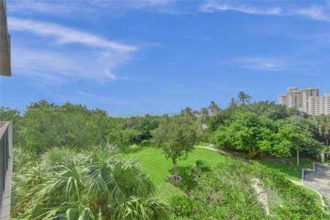 Condo in Hollywood, Florida, 3 bedrooms № 1834055 - photo 28