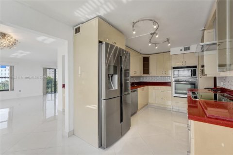 Condo in Hollywood, Florida, 3 bedrooms № 1834055 - photo 29