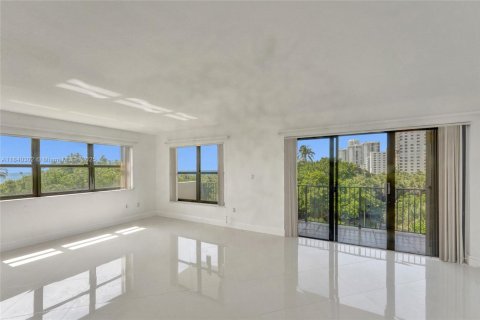 Condo in Hollywood, Florida, 3 bedrooms № 1834055 - photo 1