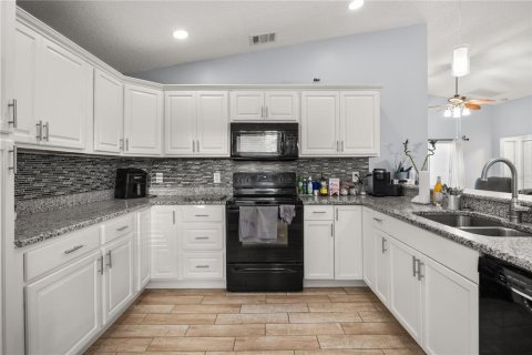 Casa en venta en Orlando, Florida, 4 dormitorios, 137.12 m2 № 2421987 - foto 3
