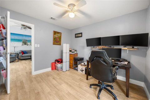 Casa en venta en Orlando, Florida, 4 dormitorios, 137.12 m2 № 2421987 - foto 16