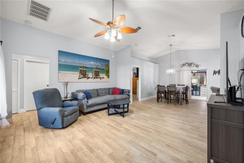Casa en venta en Orlando, Florida, 4 dormitorios, 137.12 m2 № 2421987 - foto 5