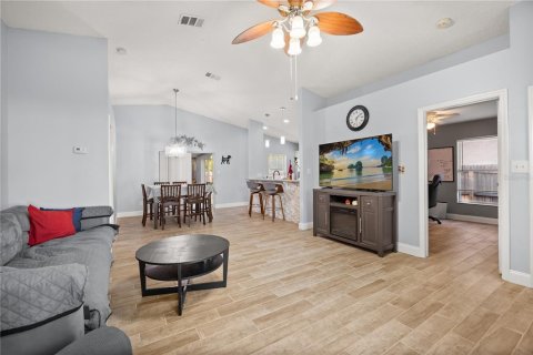 Casa en venta en Orlando, Florida, 4 dormitorios, 137.12 m2 № 2421987 - foto 10