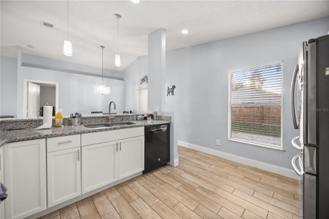 Casa en venta en Orlando, Florida, 4 dormitorios, 137.12 m2 № 2421987 - foto 13
