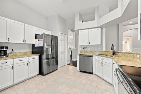 House in Lutz, Florida 4 bedrooms, 216.28 sq.m. № 2428888 - photo 30
