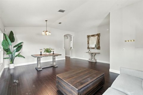 House in Lutz, Florida 4 bedrooms, 216.28 sq.m. № 2428888 - photo 27