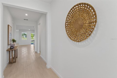 Villa ou maison à vendre à Clermont, Floride: 4 chambres, 211.63 m2 № 2349438 - photo 4