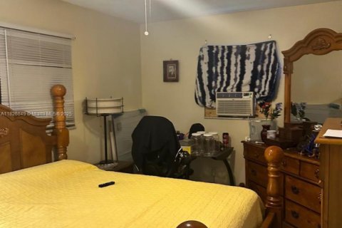 House in Lehigh Acres, Florida 2 bedrooms № 1799071 - photo 9